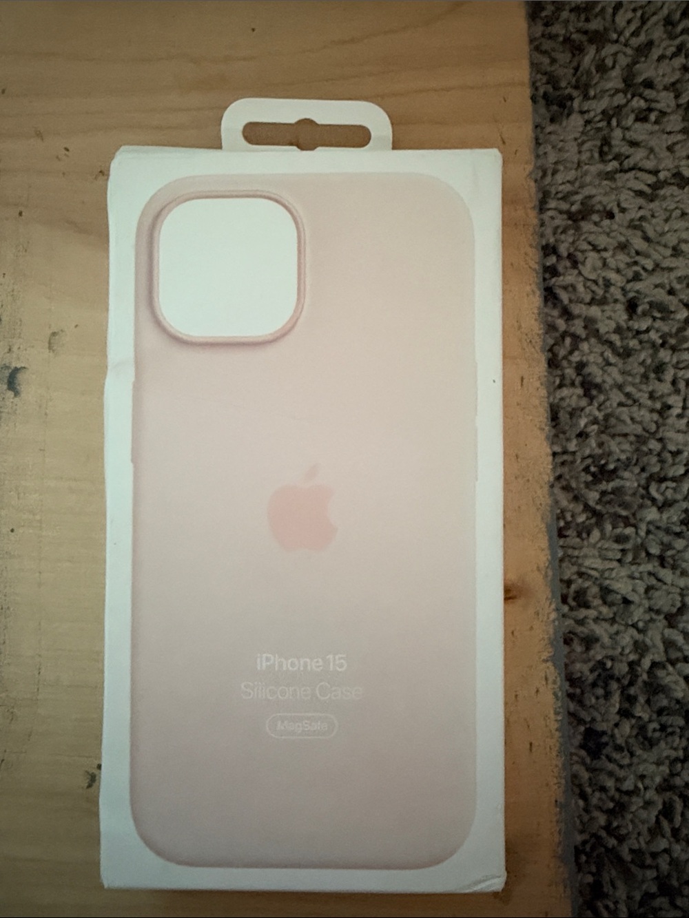 Apple iPhone 15 Silicone Case in Soft Pink